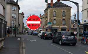 Au carrefour avec les boulevards Voltaire, Amiral-Grivel et l'avenue Georges-Pompidou